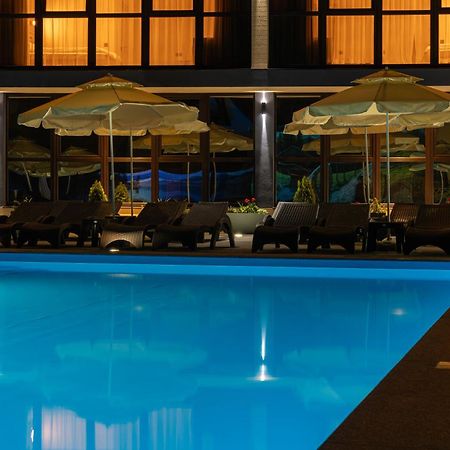 Hotel Toga Yablunytsya Esterno foto