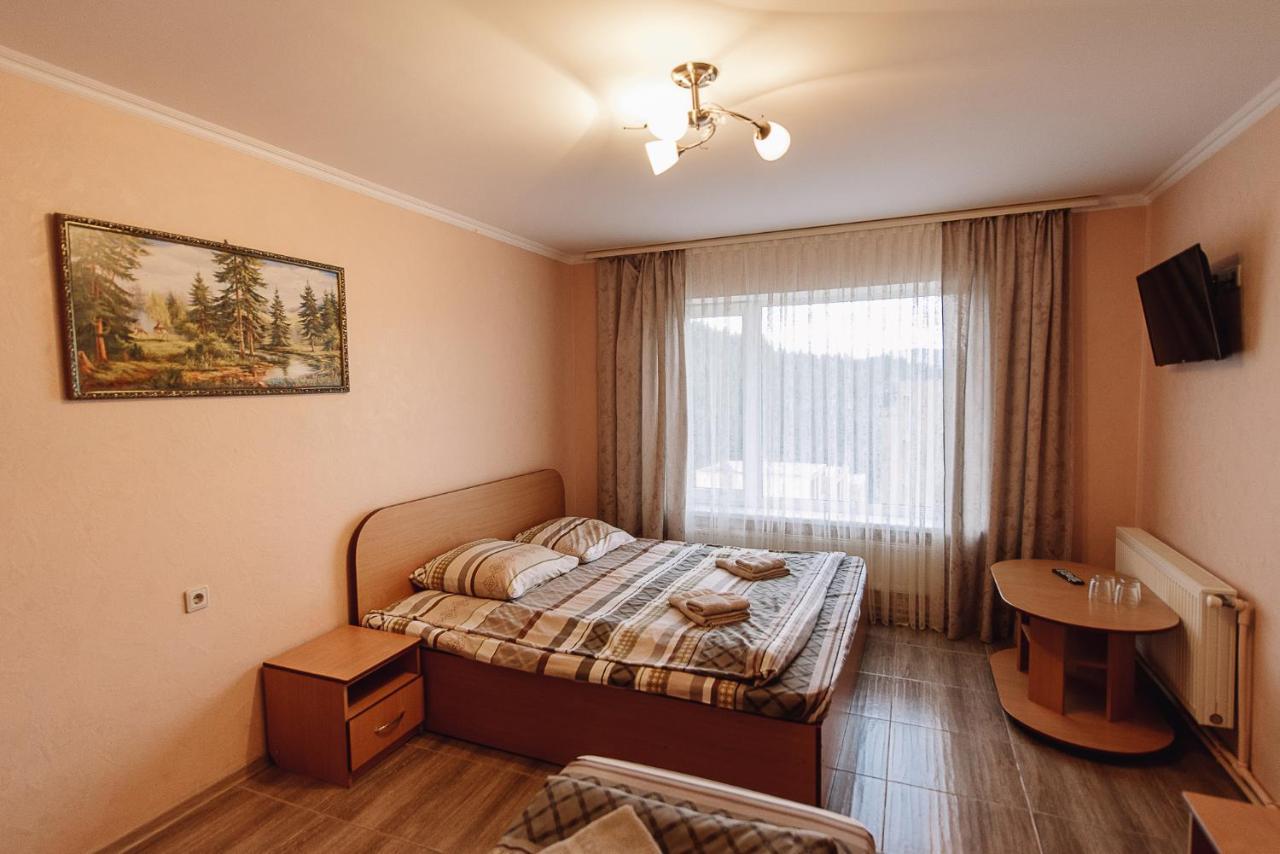 Hotel Toga Yablunytsya Esterno foto