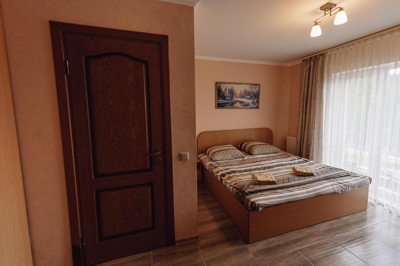 Hotel Toga Yablunytsya Esterno foto