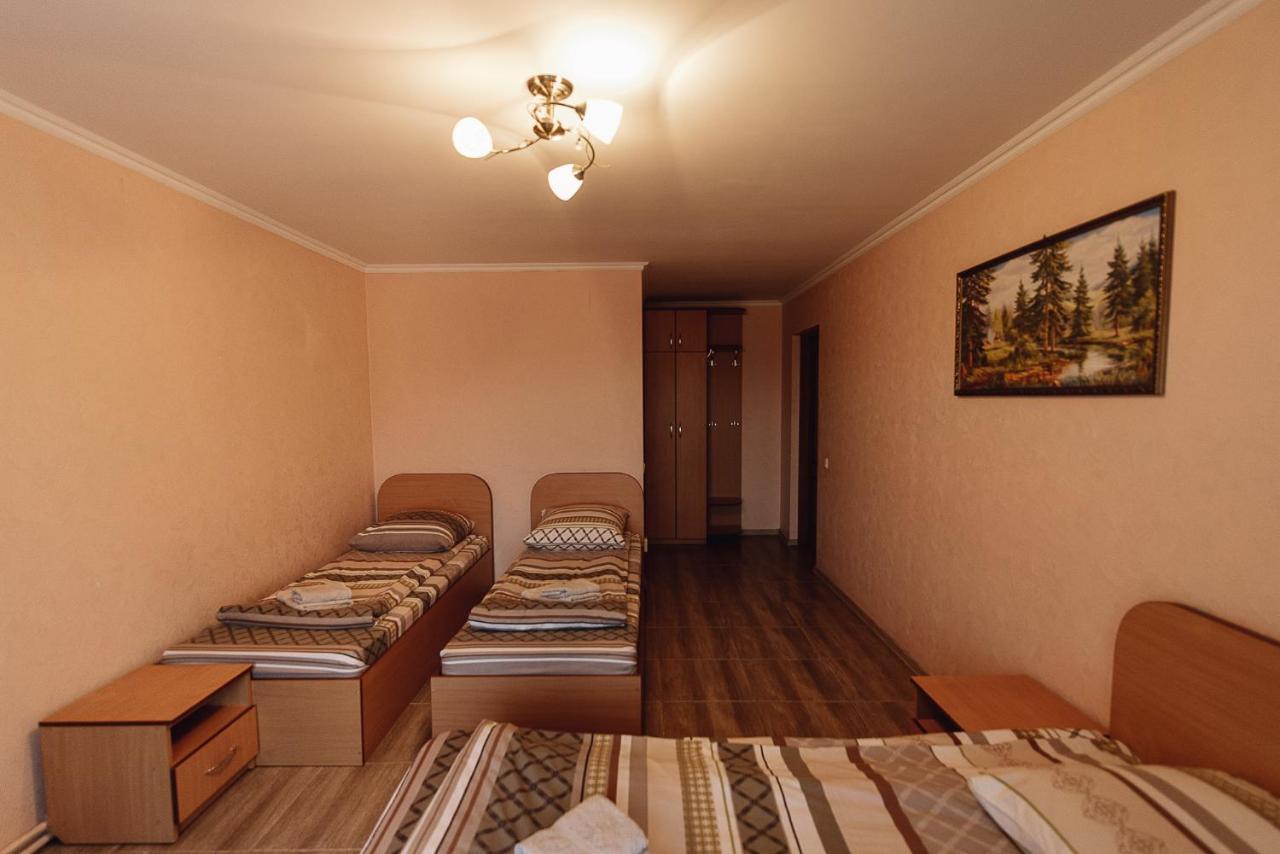 Hotel Toga Yablunytsya Esterno foto