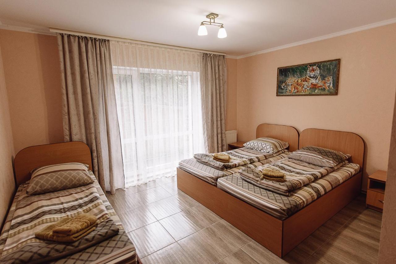 Hotel Toga Yablunytsya Esterno foto