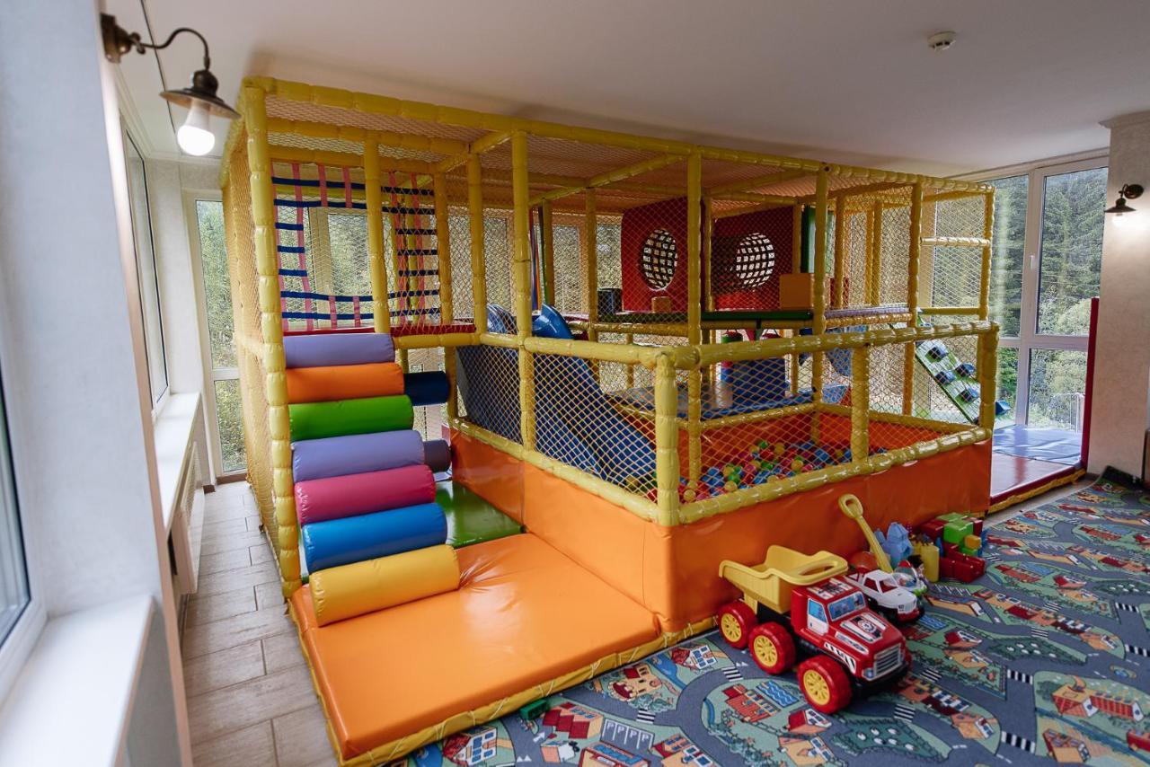 Hotel Toga Yablunytsya Esterno foto