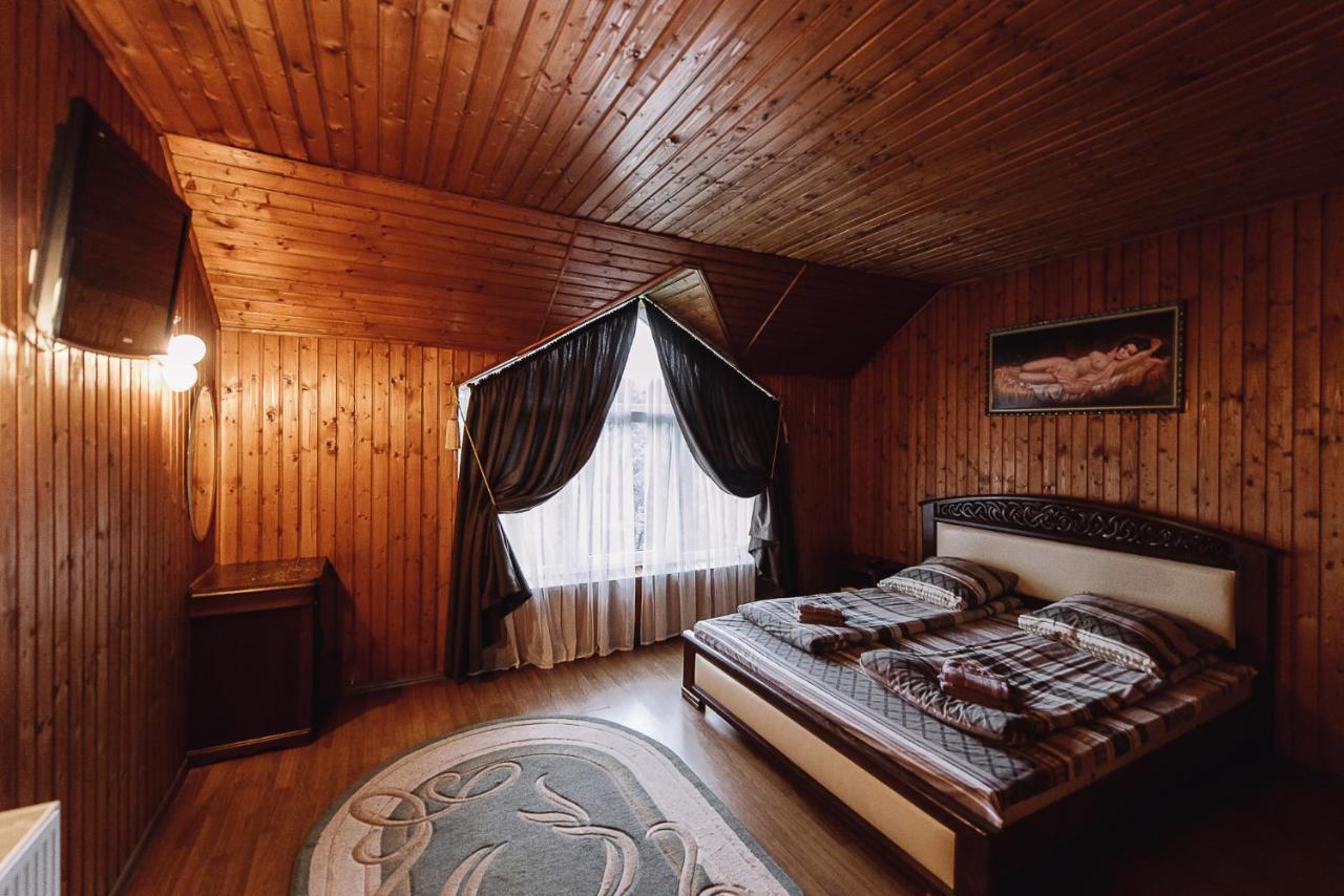 Hotel Toga Yablunytsya Esterno foto