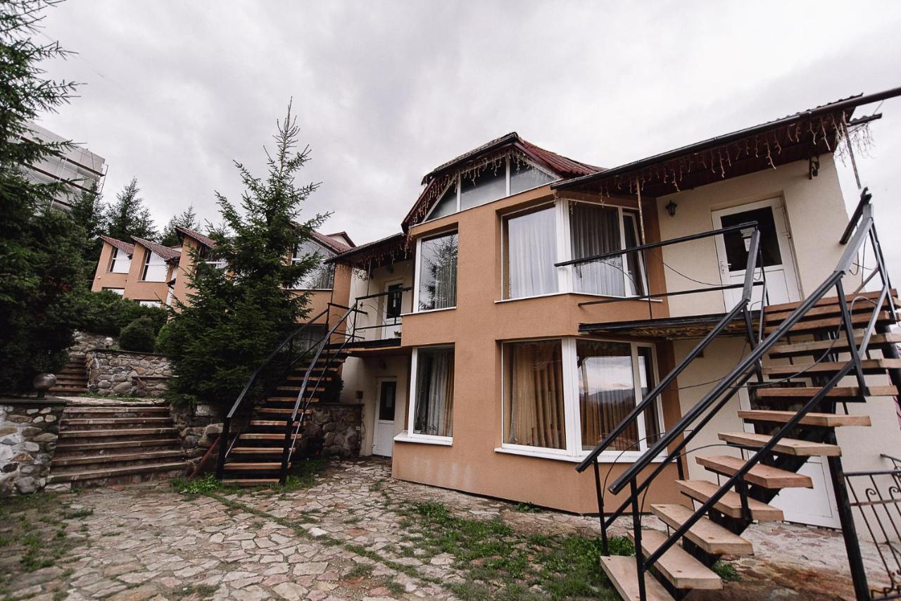 Hotel Toga Yablunytsya Esterno foto