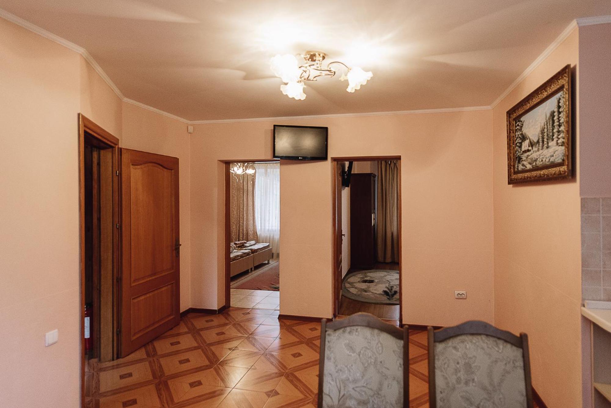 Hotel Toga Yablunytsya Esterno foto