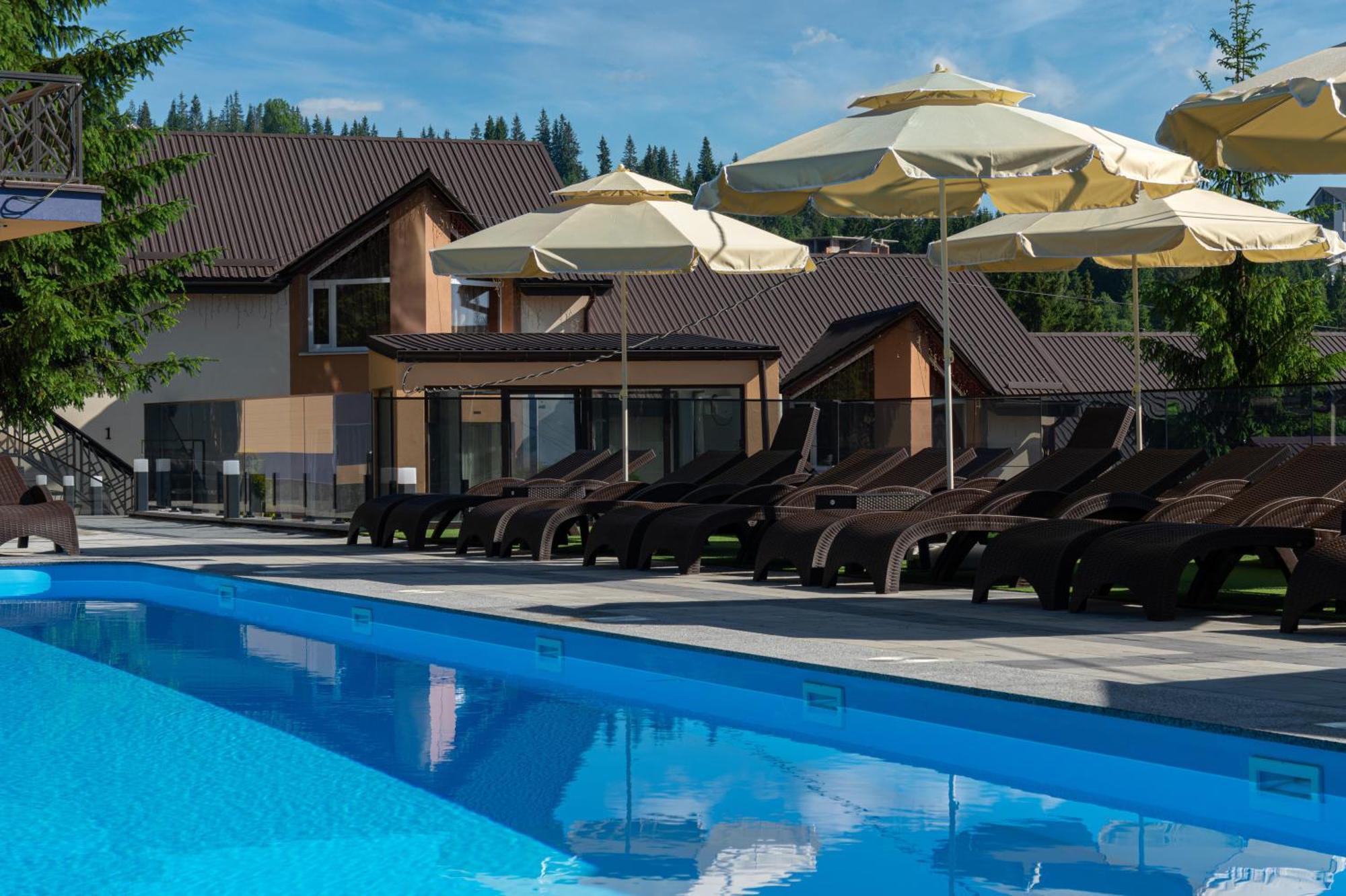 Hotel Toga Yablunytsya Esterno foto