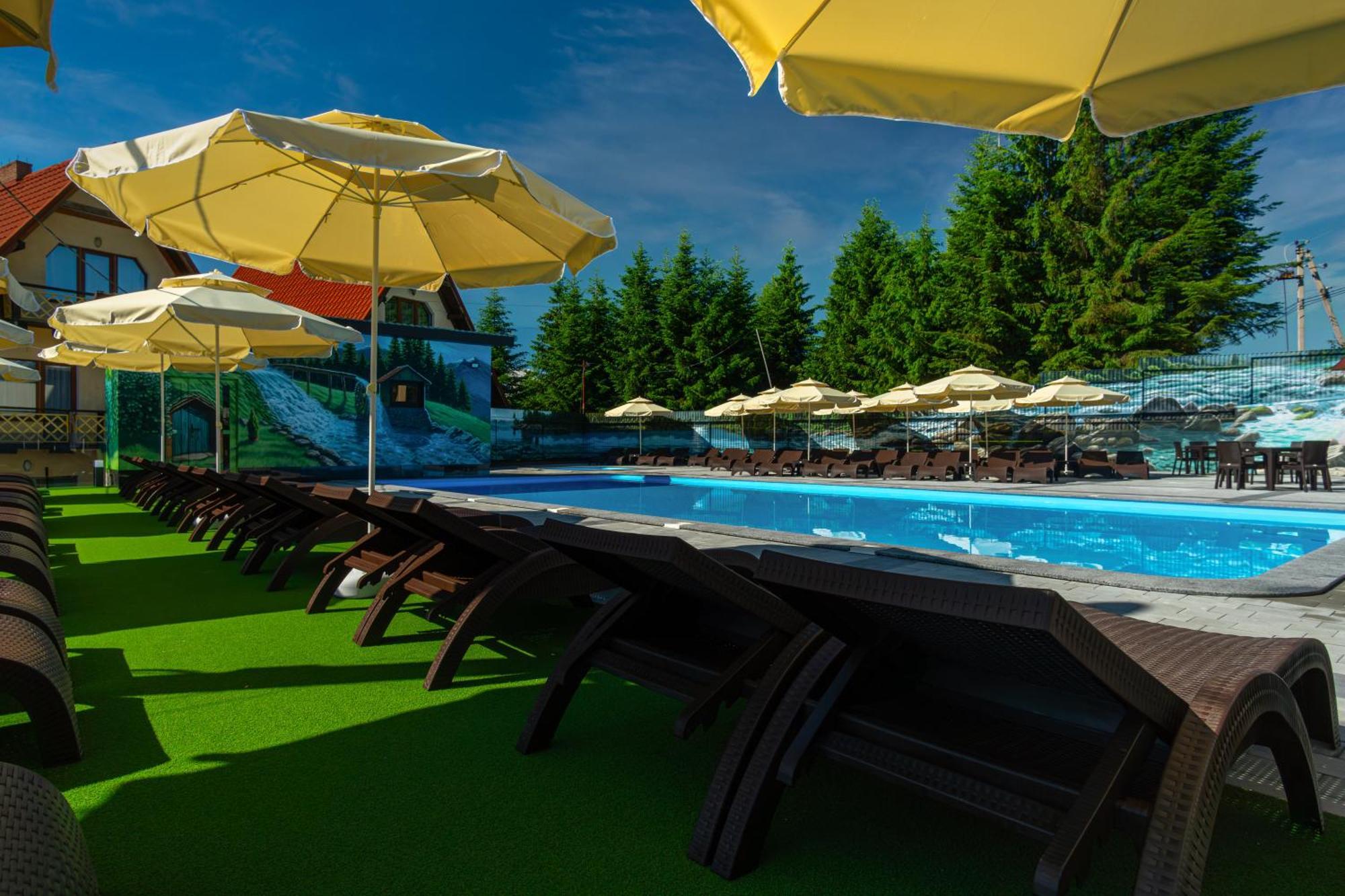 Hotel Toga Yablunytsya Esterno foto